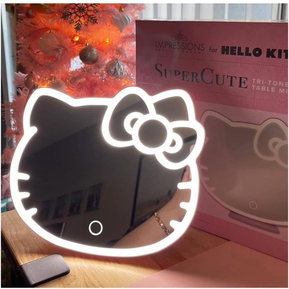 Hello Kitty LED Vanity Mirror - Picture 3 of 4